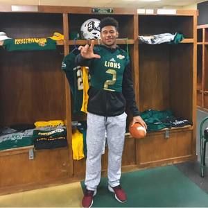 Meet your Posher, Devonte